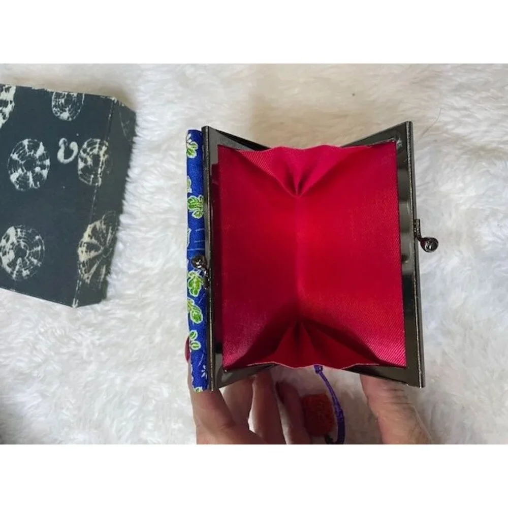 Vintage Lot – 3 Mixed Coin Purses + 1 Japanese Printed Tobacco Pouch | Preloved, - Picture 7 of 7